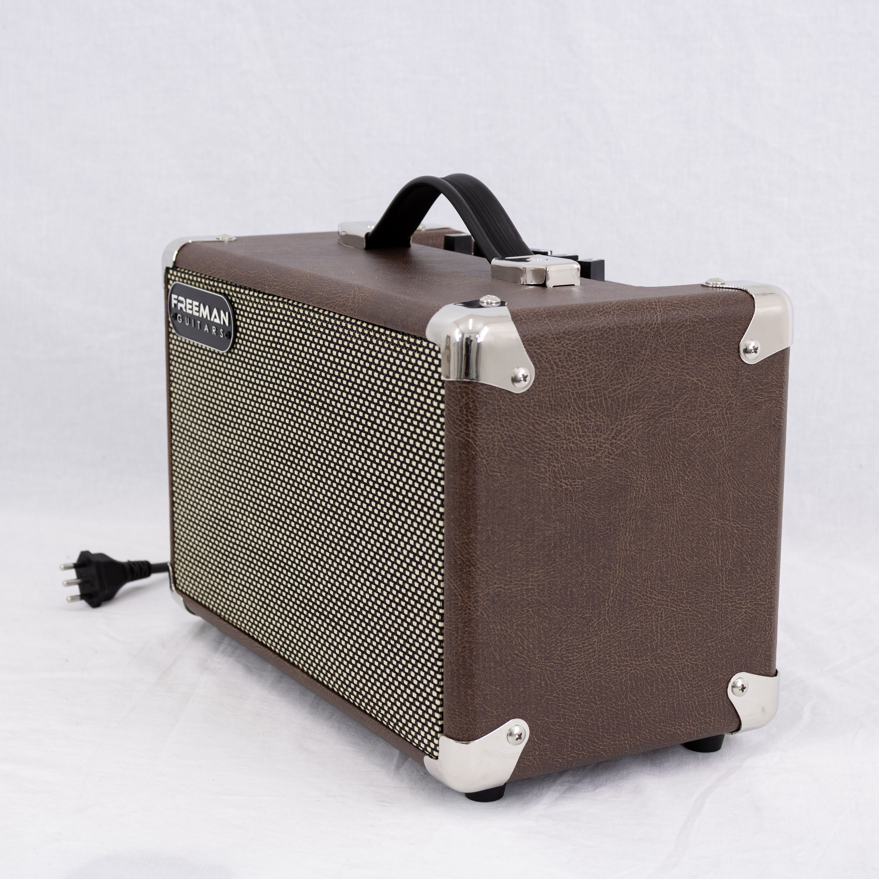 Amplificador de guitarra electroacústica Freeman 15w  PA-15RC BRW OPENBOX foto 4