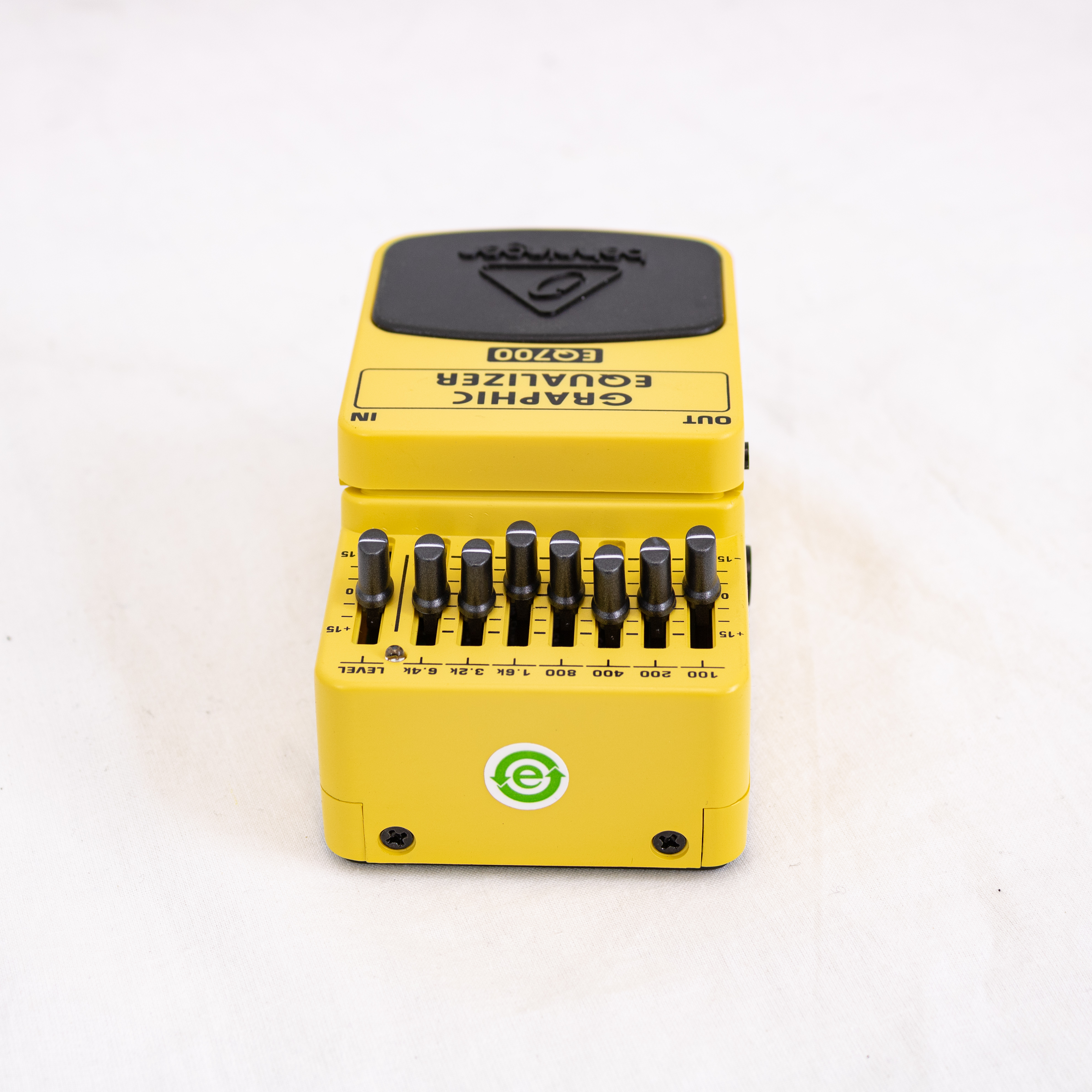 Pedal Ecualizador Gráfico Behringer EQ700 - 7 Bandas OPENBOX foto 5